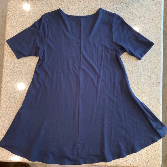 LuLaRoe Perfect Tee - Picture 2 of 7